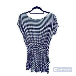 Lila Clothing Co. navy/white striped romper size Small